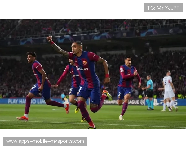 西甲巴萨外线速度制造空档,进攻顺利展开 西甲巴萨外线速度制造空档,进攻顺利展开